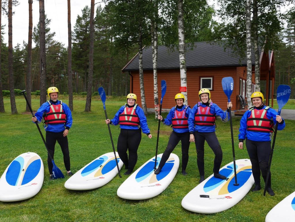 TrollAktiv gir god opplæring før du skal forsøke deg med SUP på elva. Foto: Visit Sørlandet