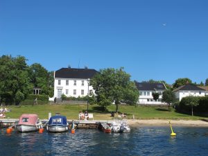 Ta et bad midt i havna i Lillesand. Foto: Heidi Sørvig©Visit Sørlandet