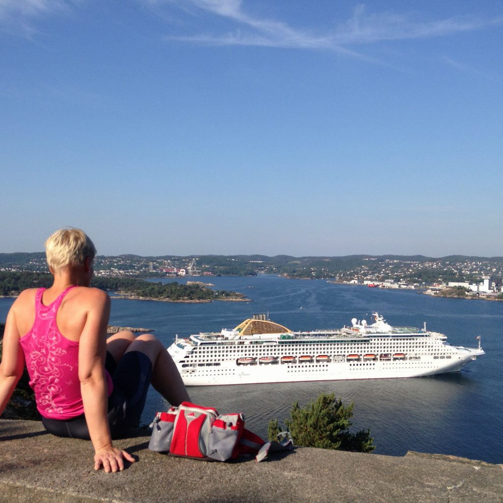 Ta en joggetur til toppen av Odderøya og nyt utsikten over havet og byen. Foto: Inger Hutchinson©Visit Sørlandet