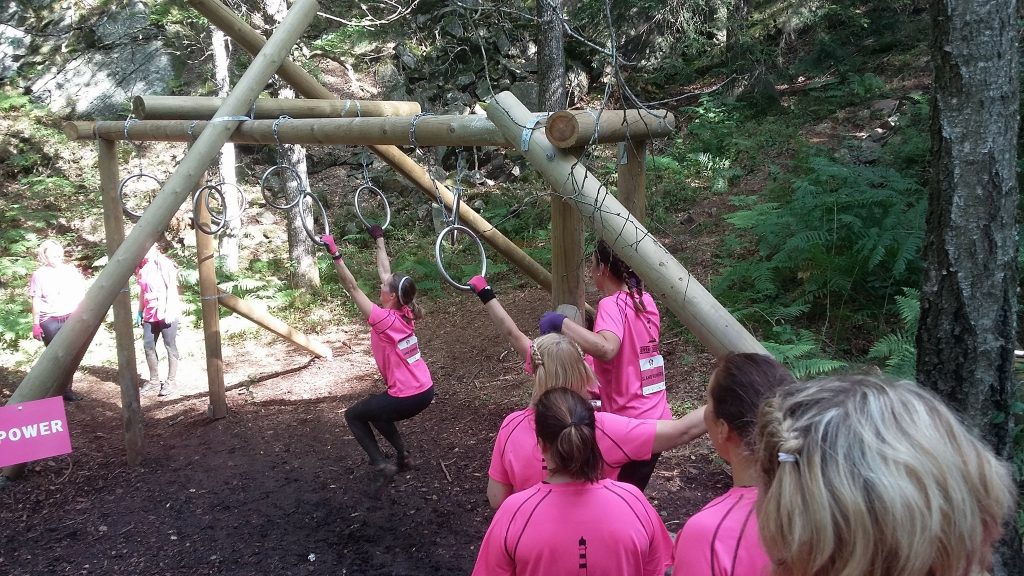 Hinderløp Dirty Girls Mud Run Kristiansand 2017