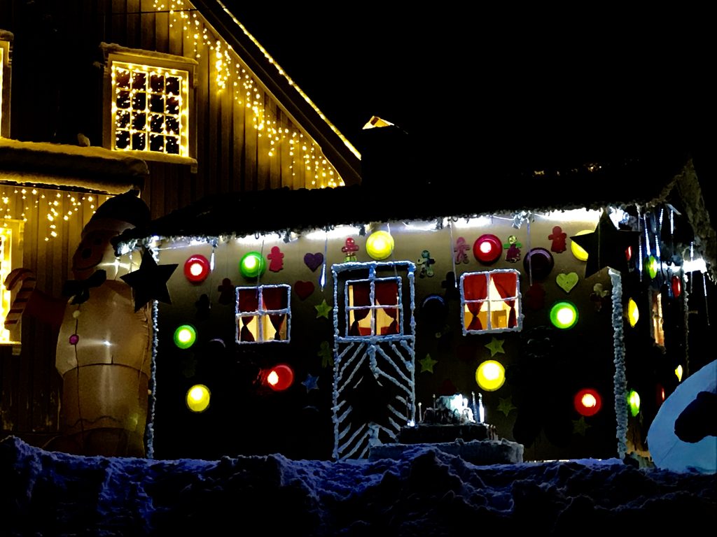 Pepperkakehus på Julekrysset på Hornnes