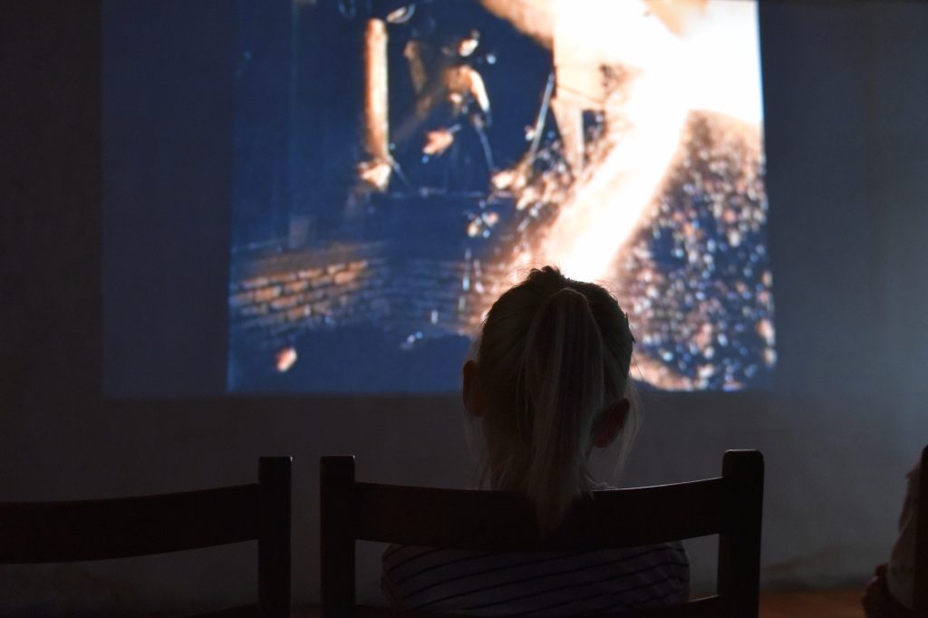 Filmen som ble vist var godt likt av ungene. Foto: Elisabeth Høibo©Visit Sørlandet
