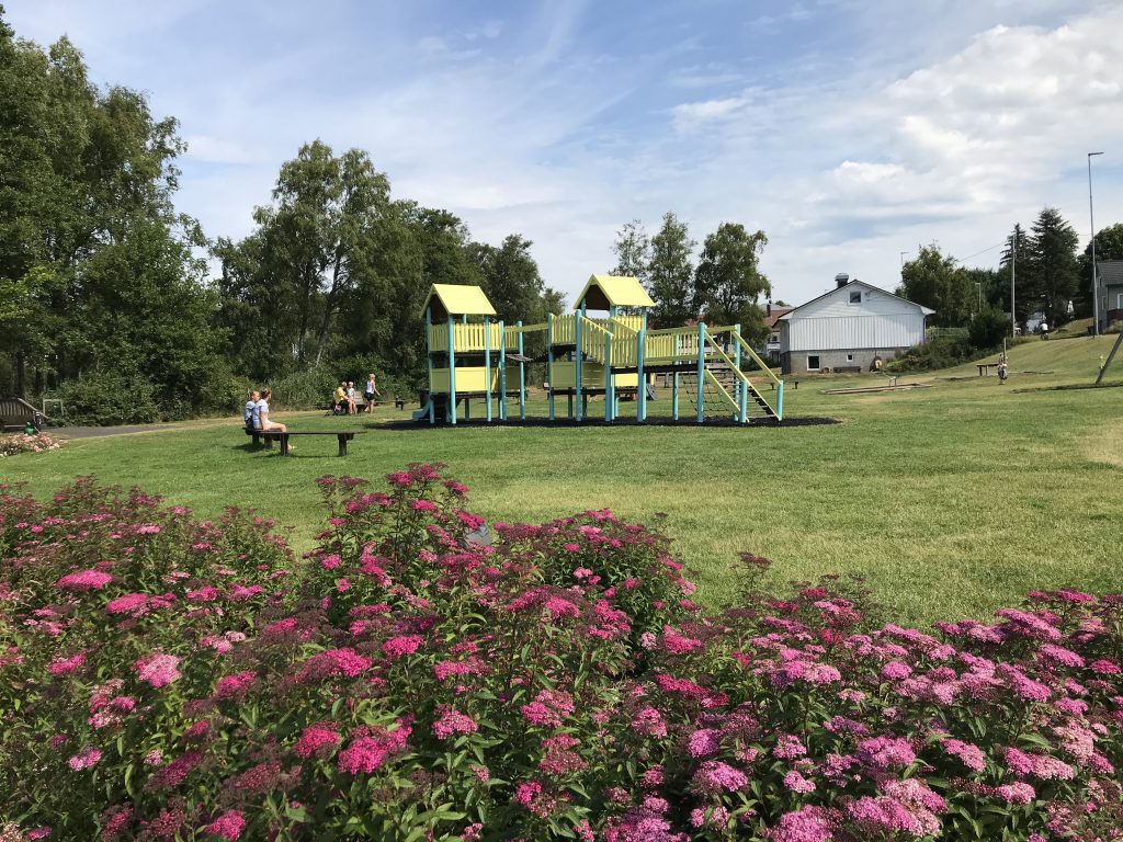 Lekeplass i parken i Vanse
