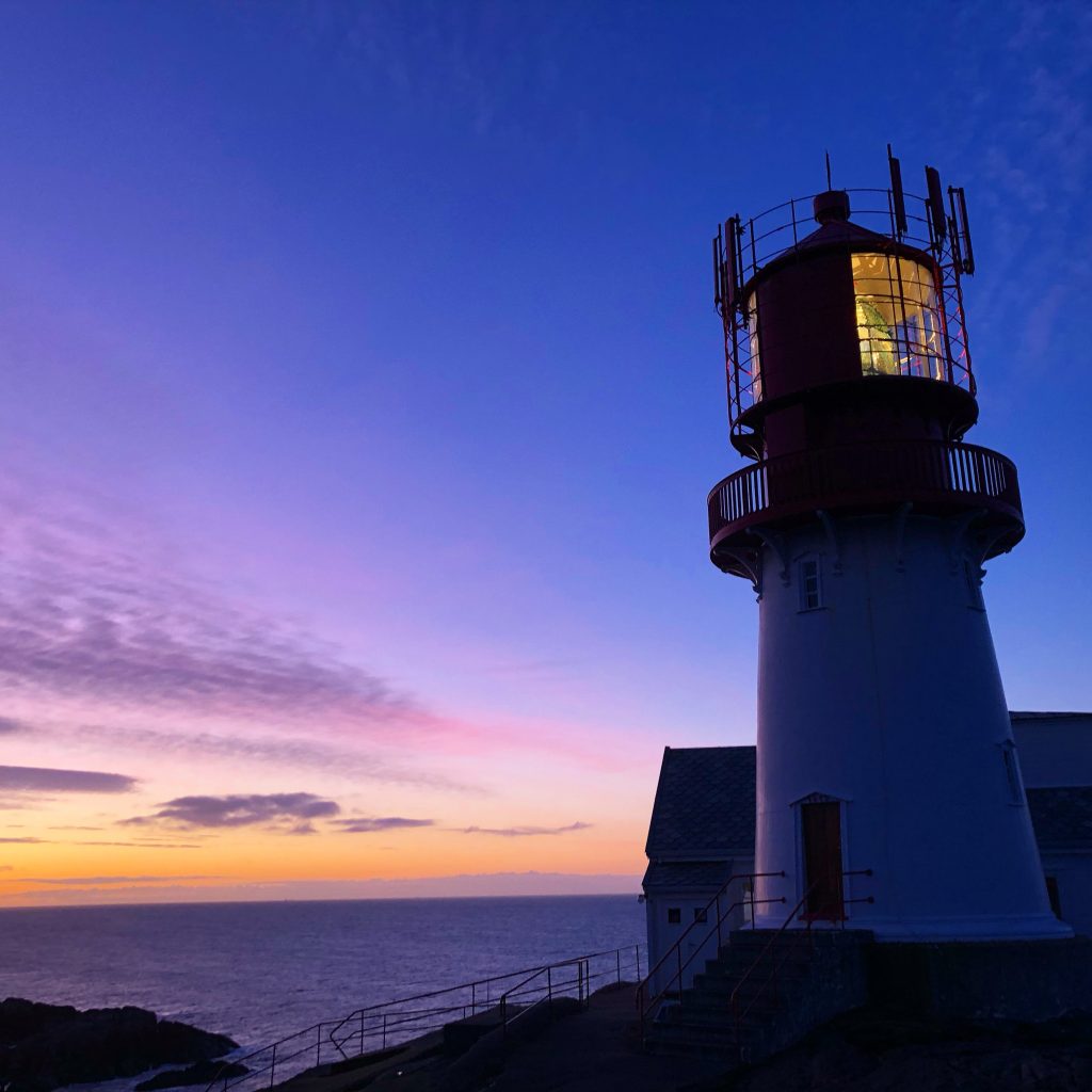 Lindesnes fyr før soloppgang. Foto: E.Høibo©Visit Sørlandet