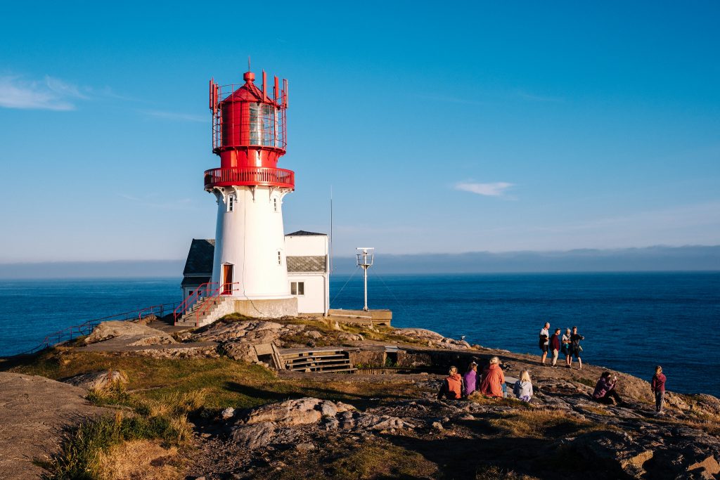 Høststorm eller godvær - Lindesnes fyr er Norges sørligste fastlandspunkt. Foto: Frame & Work