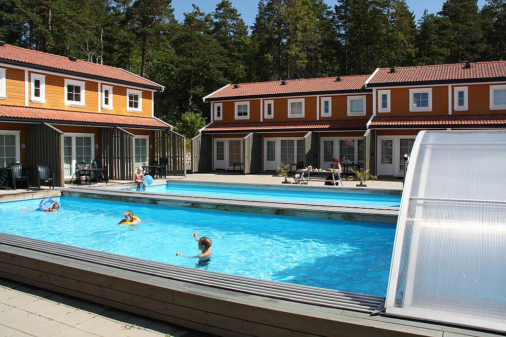Avslapping og lek ved bassenget slår aldri feil